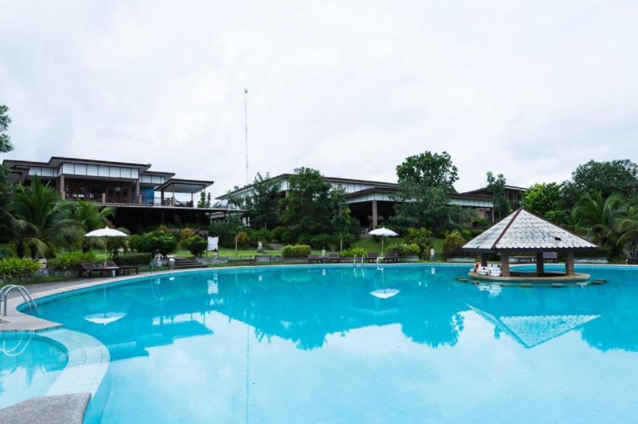 Nakakiri Resort & Spa Hin Dat Exteriör bild